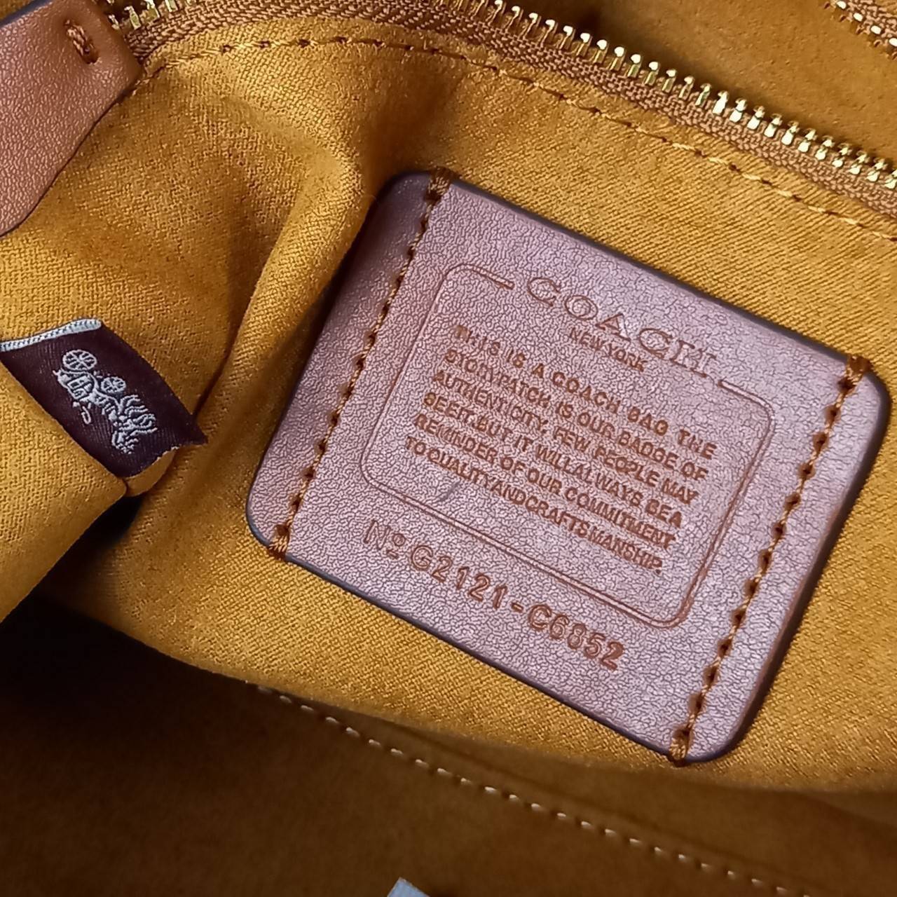 COACH CASUAL STYLE STREET STYLE 2WAY PLAIN LEATHER ELEGANT STYLE (C6958 C6852) 🌺 ที่สุด! ของที่สุด!! กระเป๋าถือ กระเป๋าสะพายรูปทรงสุดฮิต สุดคลาสสิค รุ่น UNISEX ที่ชิคๆ สบายๆ ได้ทั้งชายและหญิง// วัสดุหนังแท้ทั้งใบ ตัดเย็บด้วยหนังเนื้อนุ่มพิเศษ หนา 