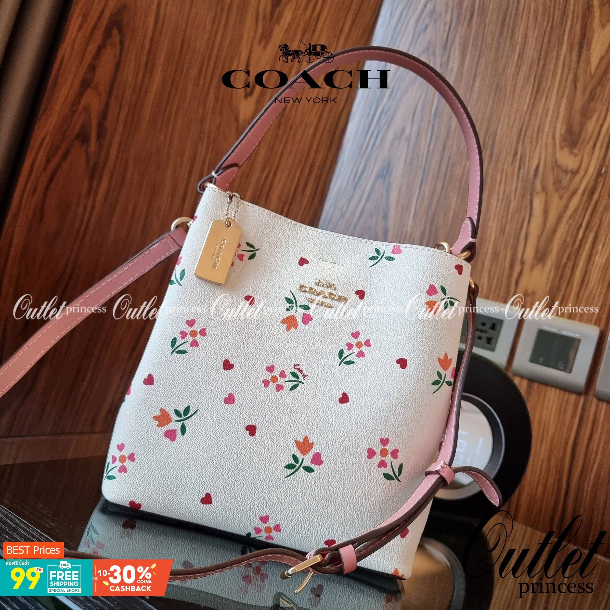 COACH C7976 SMALL TOWN BUCKET BAG WITH HEART PETAL PRINT 💕💜💕💝 คอลเลคชั่นใหม่ล่าสุด ที่พร้อมให้สาวๆได้สวยในเทศกาลแห่งความรัก กระเป๋าทรงบัคเก็ตไซส์เล็ก ดีไซน์ลวดลายสุดคิ้วท์ ช่อดอกไม้หัวใจ เห็นแล้วต้องปิ๊ง!! วัสดุหนัง pepble 