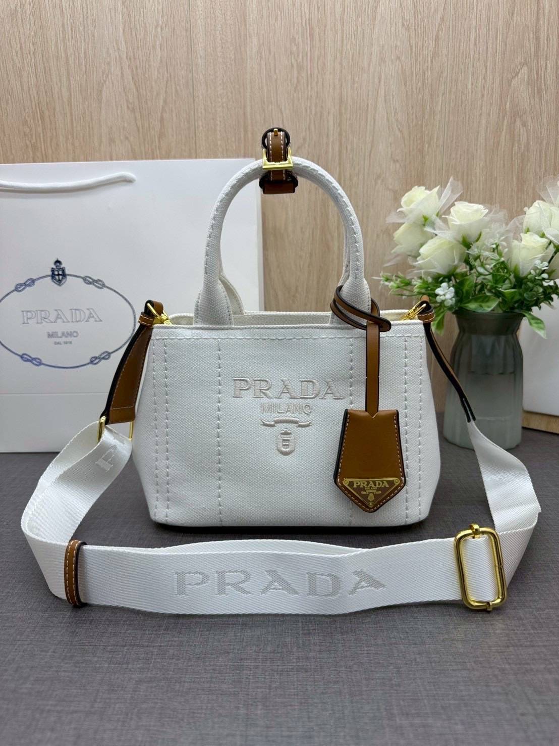 ORI หนังแท้ | Prada Jardinière linen blend mini-bag / Prada Tote Bag กระเป๋าทรงโท้ทใบเล็กน่ารัก ผ้าลินินผสม มาพร้อมดีไซน์ทันสมัย