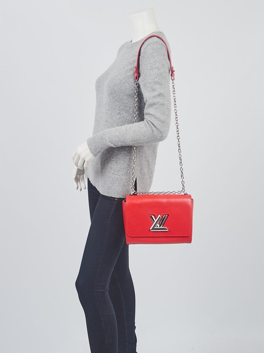 VIP 】หนังแท้ LOUIS VUITTON Epi Twist Shoulder Bag MM 4 สี พร้อมส่งที่ไทย