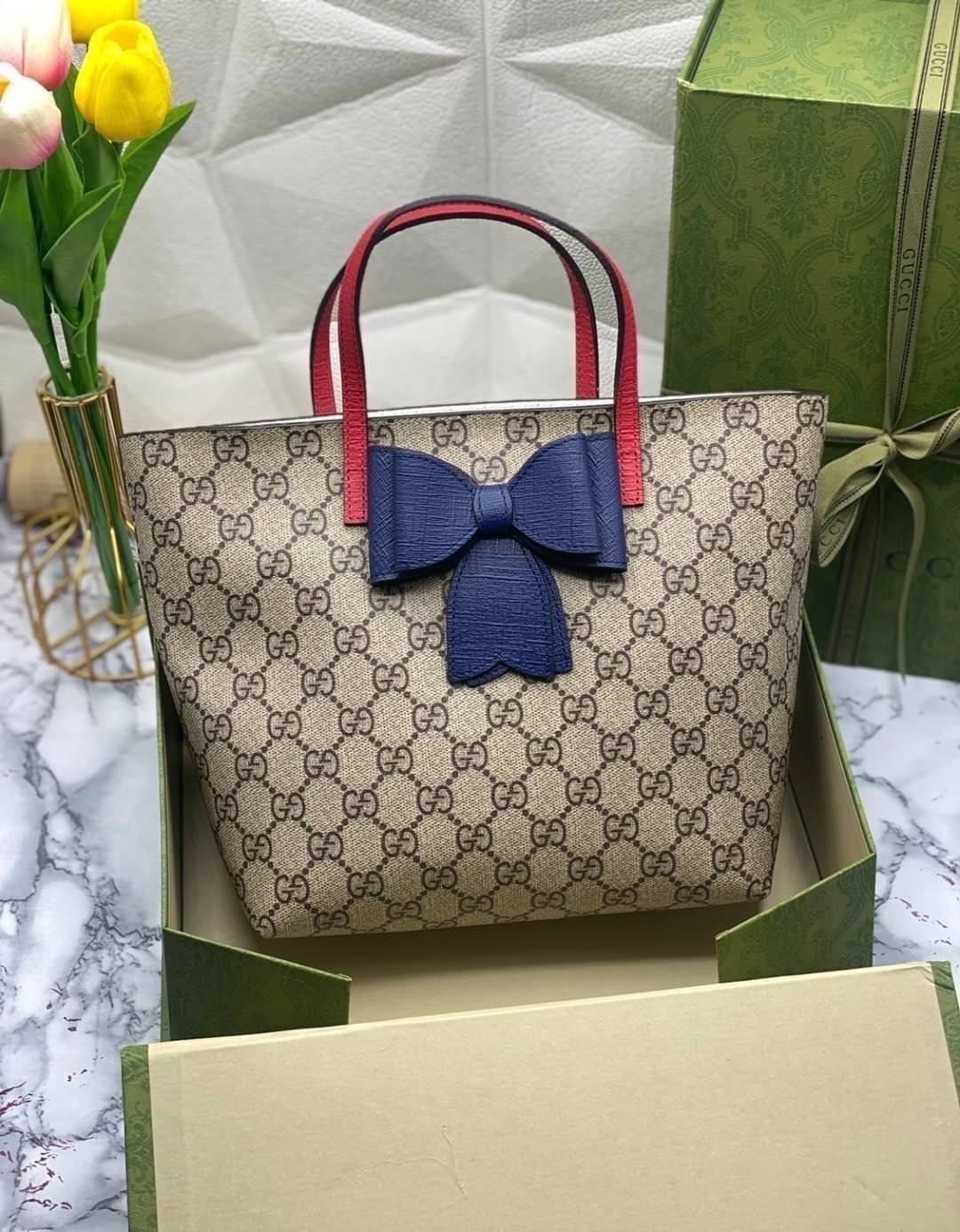 VIP 】Animal-Friendly Gucci Kid GG Supreme Tote Bag งานหนังแท้ทรงตั้งสวย ขนาดกะทัดรัด จุของได้เยอะ ใช้ได้ทั้งเด็กและผู้ใหญ่ น่ารักมากค่ะ **ขายดีตลอดกาล**