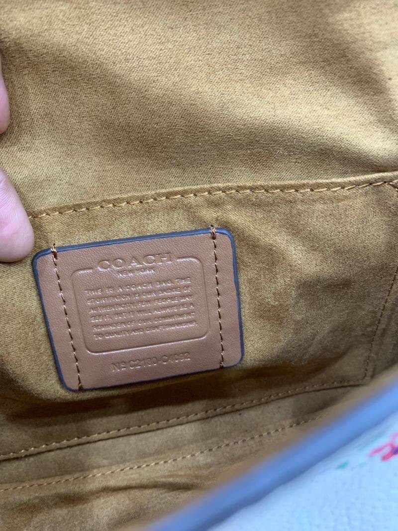 สวยหรู ดูไฮ มากๆคะ💐 COACH PEPPER TOP HANDLE SHOULDER BAG ((C4092//C1325//C1323)) พร้อมส่งที่ไทย รุ่นแนะนำค่ะ! กระเป๋าหิ้วหรือสะพายไหล่ได้ หนังแท้สวยงาม ทรงหรูมากค่ะ เปิดปิดแบบกระดุมแม่เหล็กมีอะไหล่โลโก้แบรนด์เด่นด้านหน้า ภายในสามารถใส่กระเป๋าเงินใ