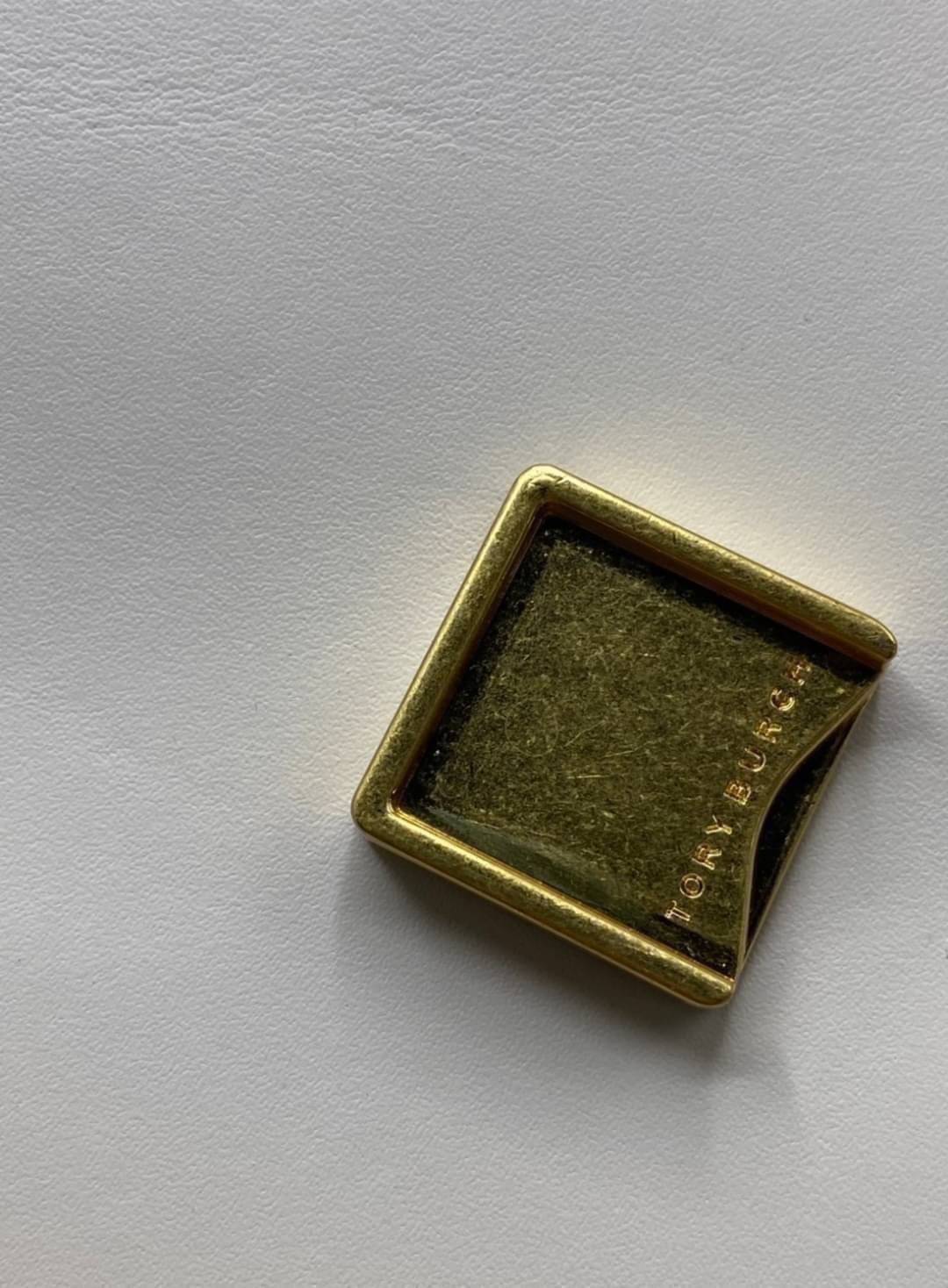 Tory Burch 75003 Eleanor Medium Convertible Shoulder Bag พร้อมส่งที่ไทย อีกรุ่นที่น่าครอบครองมากๆค่ะ กระเป๋าสะพายข้างและทบสายเป็นคล้องไหล่ได้ หนังแท้ชั้นดี ใช้ได้กับทุกๆโอกาส ห้ามพลาด ก่อนหมดนะคะ!!