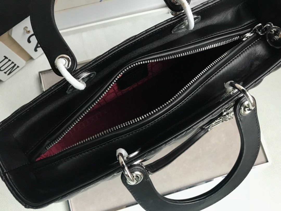 หนังแท้ LARGE LADY DIOR BAG Black Cannage Lambskin / Dior Lady Large พร้อมส่งที่ไทย งานหนังแท้ทั้งใบเกรดออริจินอล ภาพสินค้าถ่ายจากงานขายจริง ใช้งานต่างประเทศได้
