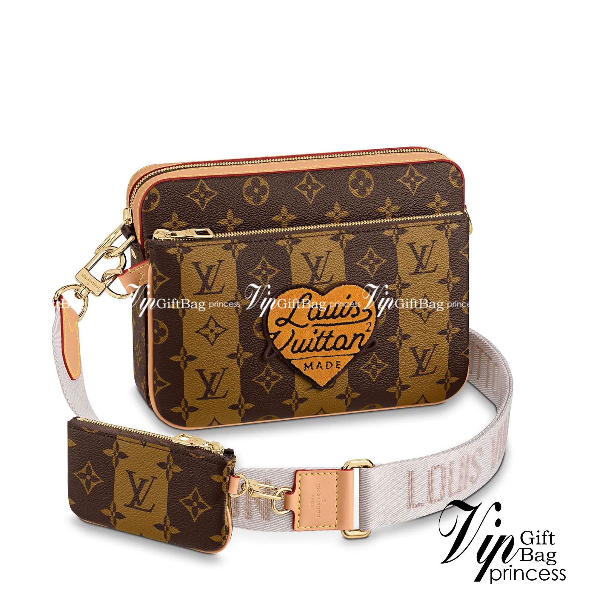 LV Trio messenger เกรดใช้งานสลับใบจริงได้ เทพออริจินอล เนื้องานสวยงาม หนังแท้ ใช้ได้ทั้งชายหญิง ภาพสินค้าถ่ายจากงานขายจริงใช้งานต่างประเทศได้