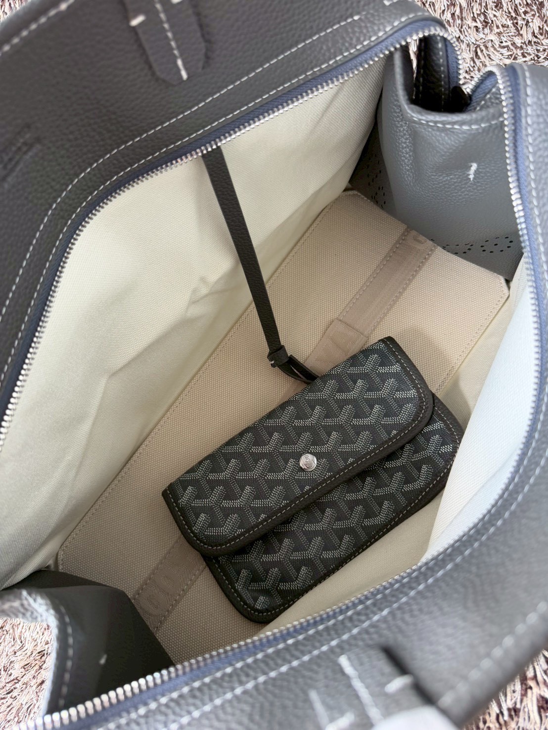 Goyard Hardy PM Tote Bag กระเป๋าสะพายทรงโท้ท ทรงเหลี่ยมใบใหญ่ ภายในโล่งกว้างมาก จุของได้ครบ