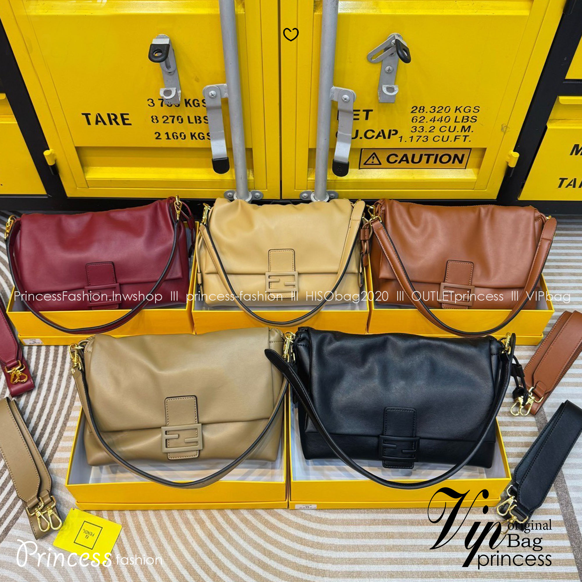 FENDI Mamma Baguette Bag กระเป๋าสะพายทรงสวย ดีไซน์เรียบง่ายคลาสสิค หรู ดูผู้ดี รูปทรงใช้งานง่าย หนังสวยสัมผัสนุ่ม ใหม่ล่าสุด รุ่นลิมิเต็ดที่สาวๆตามหา ภายในโล่งกว้าง เสิร์ฟให้ในราคาน่ารักๆ