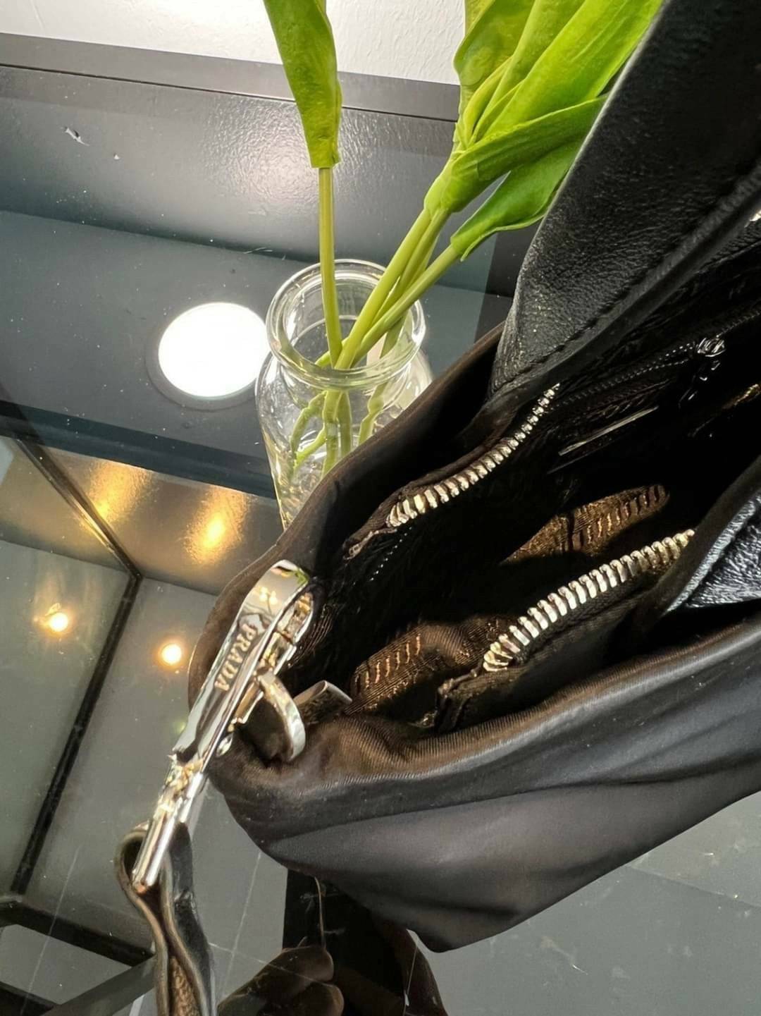 Prada nylon tote bag 9" กระเป๋าสะพายผ้าไนลอน พร้อมใบเล็ก ภาพถ่ายจากงานขายจริง ใช้งานต่างประเทศได้