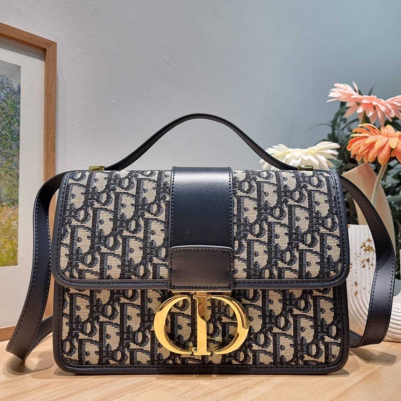 CD 30 MONTAIGNE BAG กระเป๋าสะพายข้างสุดฮอต ที่สาวๆต้องไม่พลาด ทรงสวยมีกิมมิคในตัว ดูแพง เกรดออริ 1:1 ใช้งานต่างประเทศได้