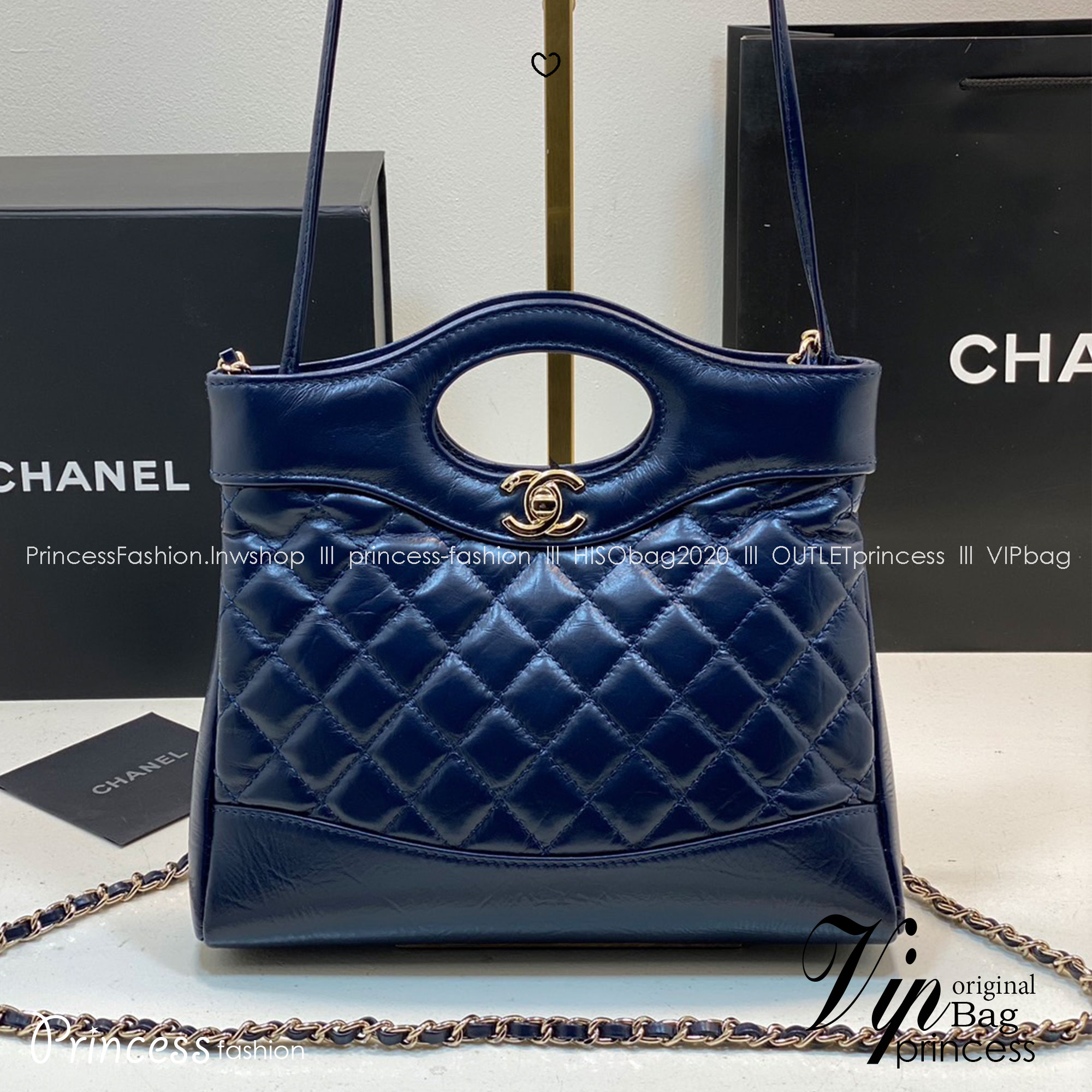 Chanel 23A 31 mini bag / Chanel Hobo Bag 24cm กระเป๋าทรงโฮโบ มีหูจับในตัว พร้อมสายสะพายโซ่สีทองหรูหรา รุ่นตามหา มีพร้อมส่งแล้ววันนี้ค่า