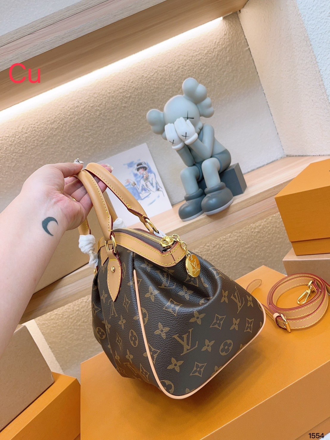 LV Tivoli PM HandBag / LV Bag พร้อมส่ง งานตามหาให้สาวๆได้สวย ในราคาจับต้องได้ กับกระเป๋าสะพายข้าง คลาสสิคแต่ดูผู้ดี งานปั้ม เป๊ะปังตามรูป