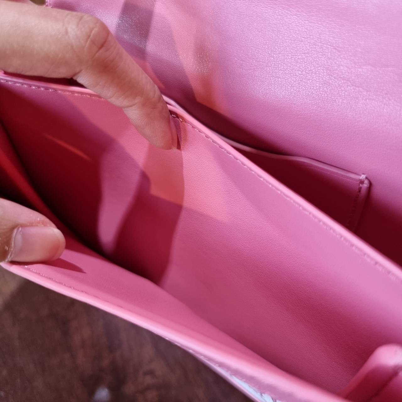 COACH ALIE SADDLE BAG JACQUARD IN SIGNATURE ((C4694//C3464)) พร้อมส่งที่ไทย รุ่นใหม่ล่าสุดค่ะ! กระเป๋าสะพายข้าง//ครอสบอดี้ร์//หรือทบสายคู่สะพายไหล่ได้ค่ะ วัสดุJacquard+หนังแท้ ได้สวยงามลงตัวมากๆ เปิดปิดกระเป๋าแบบกดล็อค มีอะไหล่โลโก้แบรนด์โดดเด่นปนคลาสสิค