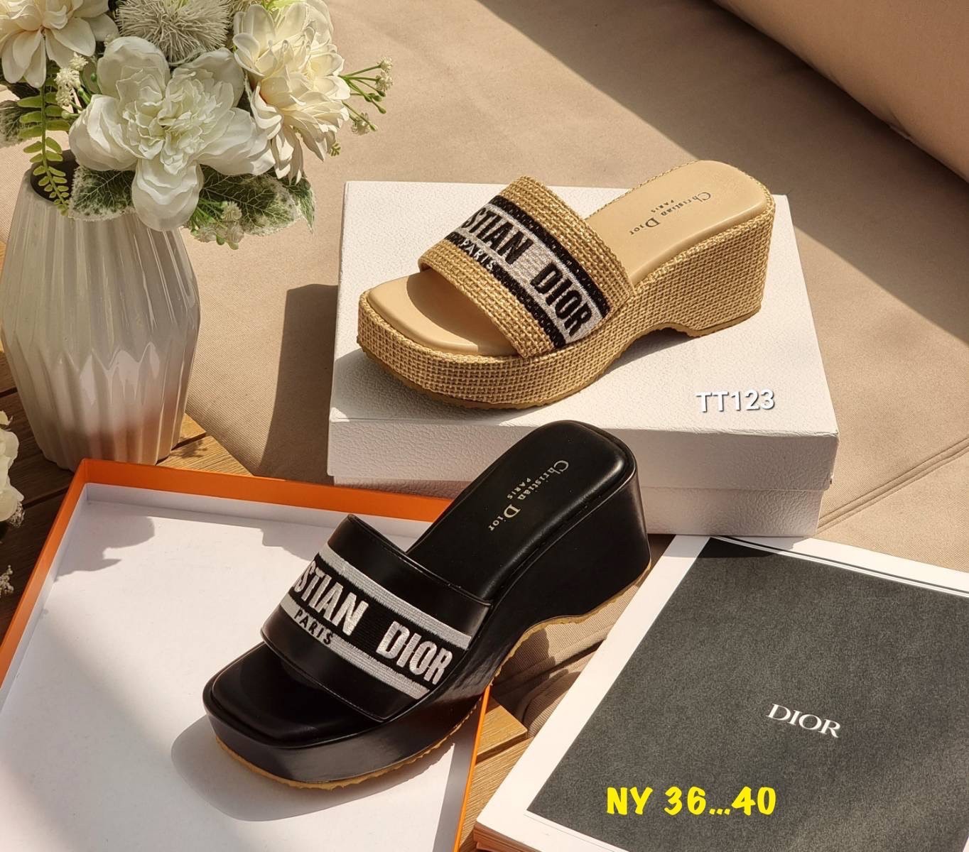 พร้อมส่ง Dior Sandals รองเท้าแตะดิออ รองเท้าทรงเตารีดดิออ งานคัดเกรดคุณภาพทอละเอียด ปั้มแบรนด์ พื้นยางกันลื่นอย่างดี กระชับเท้า ใส่สบายเดินได้นาน ไม่เจ็บไม่บีบเท้า สวยเกินราคา ภาพถ่ายจากงานจริง สวยตรงปกค่ะ