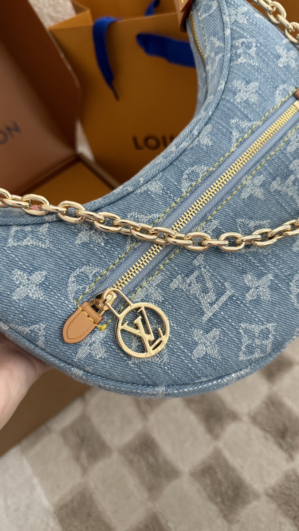 LV Loop Other Monogram Canvas Sky Blue Denim กระเป๋าสะพายทรงโฮโบเดนิม รูปทรงพระจันทร์ครึ่งเสี้ยว เกรดออริ 1:1 ใช้งานต่างประเทศได้