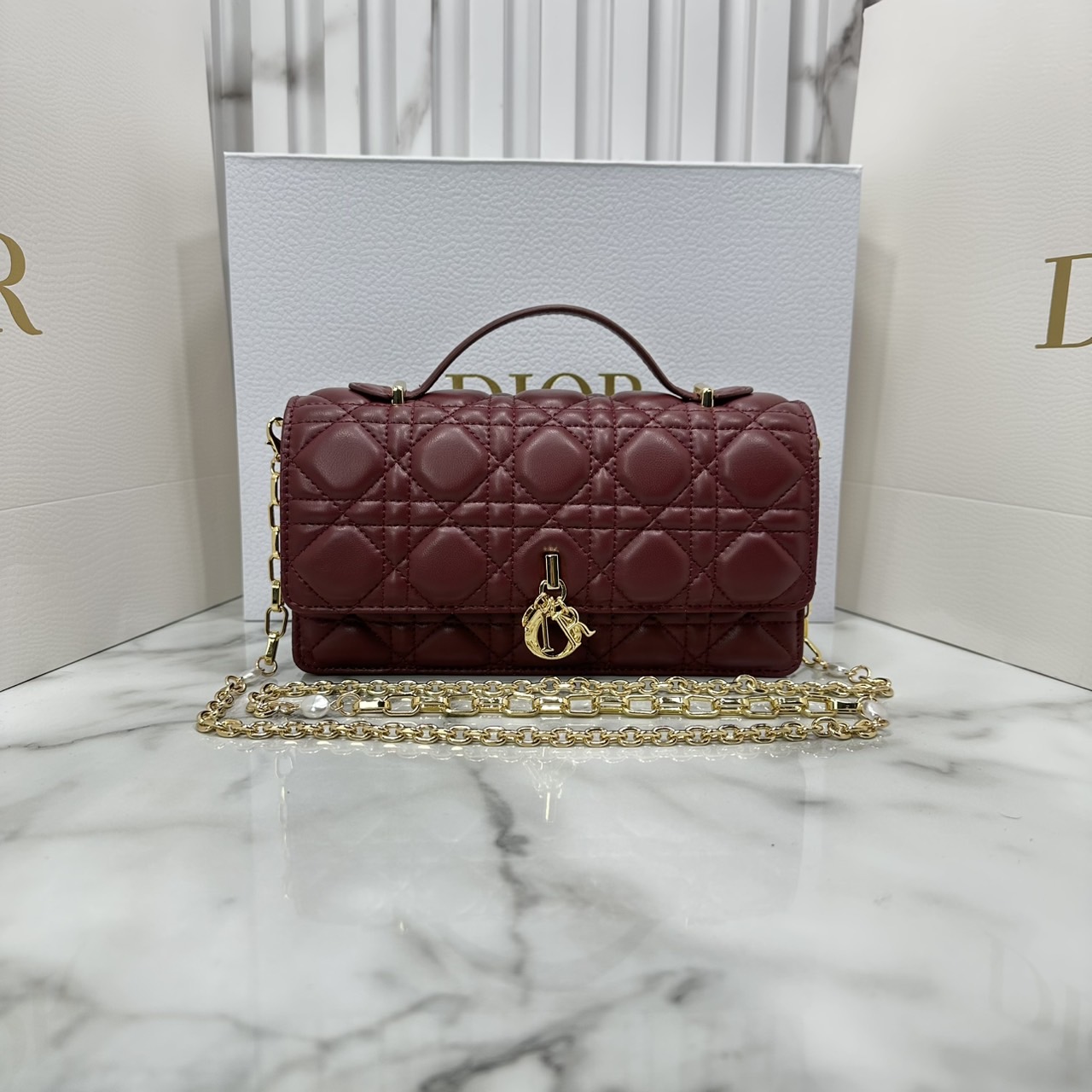 ORI หนังแท้ | My Dior Mini Bag / Dior Clutch Bag กระเป๋าสะพายทรงคลัชทันสมัย หรูหราสง่างาม จะถือหรือสะพายก็ดูดีมีระดับ กระเป๋าที่ใช้งานได้จริงใบนี้ใส่ของจำเป็นได้ครบถ้วน