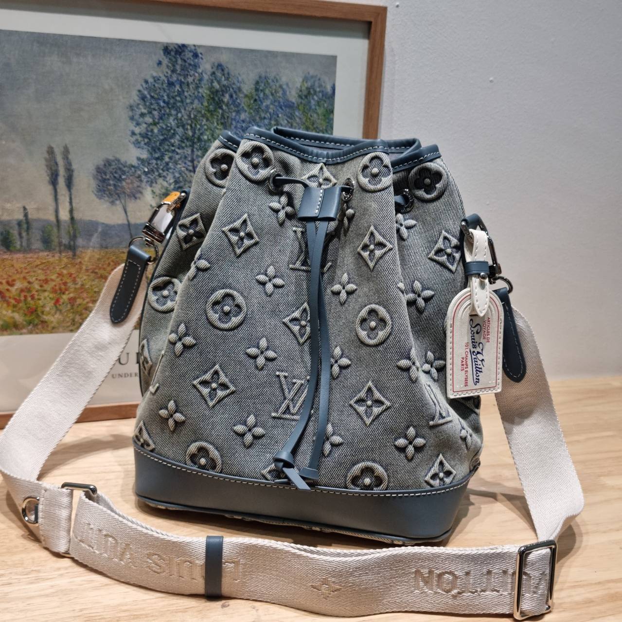 LV Neo washed denim monogram bag / LV Bucket Bag ใหม่ล่าสุด กระเป๋าทรงบัคเก็ตรุ่นฮิตที่มาในรูปแบบ washed denim สวยคลาสสิค คมชัด ดูแพง