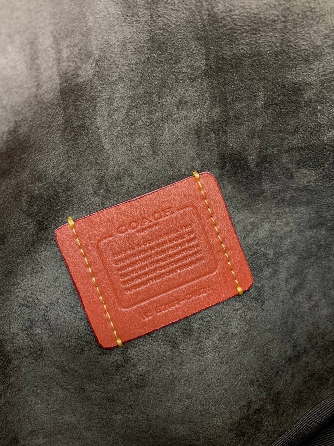 สวย คลาสสิคมากๆจ้าา COACH SOFT TABBY EUROPEAN CLASSIC UPGRADE PORTABLE BAG((C4821)) พร้อมส่งทันทีค่ะ สินค้าออกใหม่!! กระเป๋าหิ้ว//สะพายข้างได้ สุดคุ้ม! วัสดุ jacquard+หนังแท้ ได้สวยงาม คลาสสิคมากๆค่ะ น้ำหนักเบา เปิดปิดแบบกระดุมแม่เหล็กเป็นอะไหล่โลโก้แบรนด