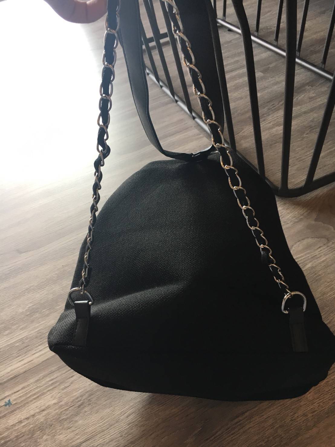 New Limited! กระเป๋าเป้ ทรงขนมจีบ ตัวใหม่จากพรีเมี่ยมกิ้ฟ แบรนด์ Chanel กับทรง Chanel canvas jumbo bucket & backpack bag พร้อมส่งค้า โดดเด่นด้วย **ทรงน่ารัก ตัวกระเป๋า canvas ทั้งใบสกรีนโลโก้สีขาว อะไหล่เงิน สายสะพายมี Gimmick♡ สายหนังต่อผสมโซ่สลับ