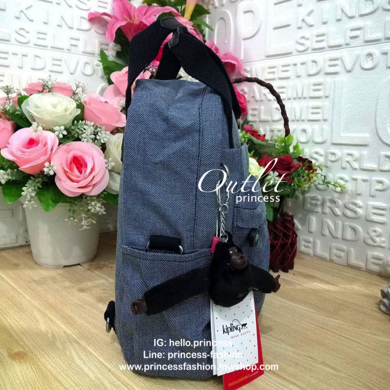 KIPLING 3 WAYS MINI BACKPACK 👍กระเป๋าสะพายรุ่นใหม่วัสดุ Nylon & Polyester 100% 👍หูหิ้วมีลายปั้มแบรนด์ 👍สายสะพายยาวเลื่อนปรับได้ถอดได้ 👍สามารถถือหรือสะพายได้ จะสะพายไหล่ สะพายเฉียง Crossbody หรือจะคล้องสายเป็นเป้สะพายหลัง Ba