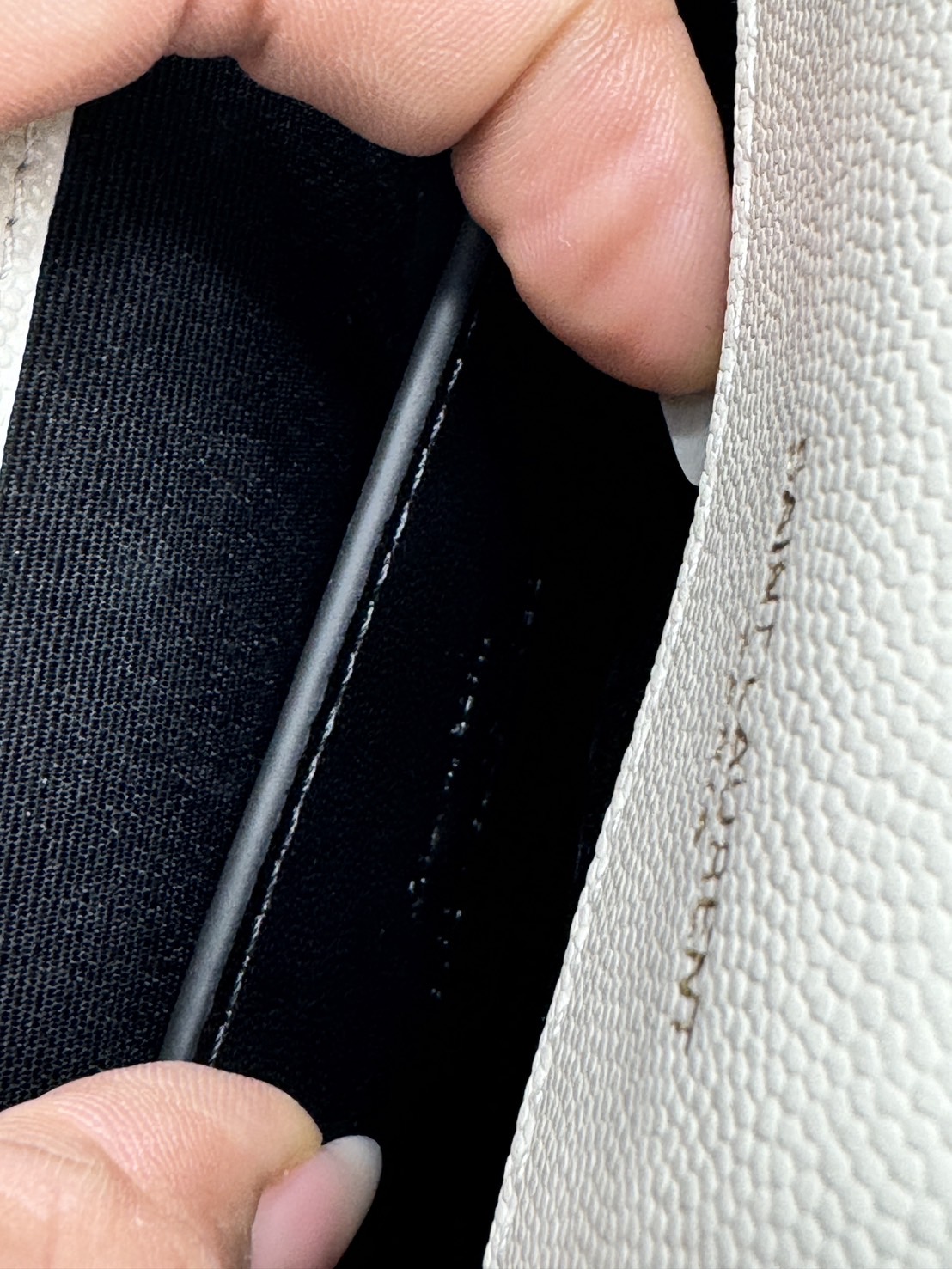 ORI หนังแท้ | YSL KATE MEDIUM BAG / YSL Woc Bag กระเป๋าสะพายทรง woc เรียบหรูดูแพงที่แท้จริง งานหนังเต็มใบโดดเด่นด้วยโลโก้แบรนด์สุดหรู รุ่นฮิตลอดกาลดูดีมีระดับ