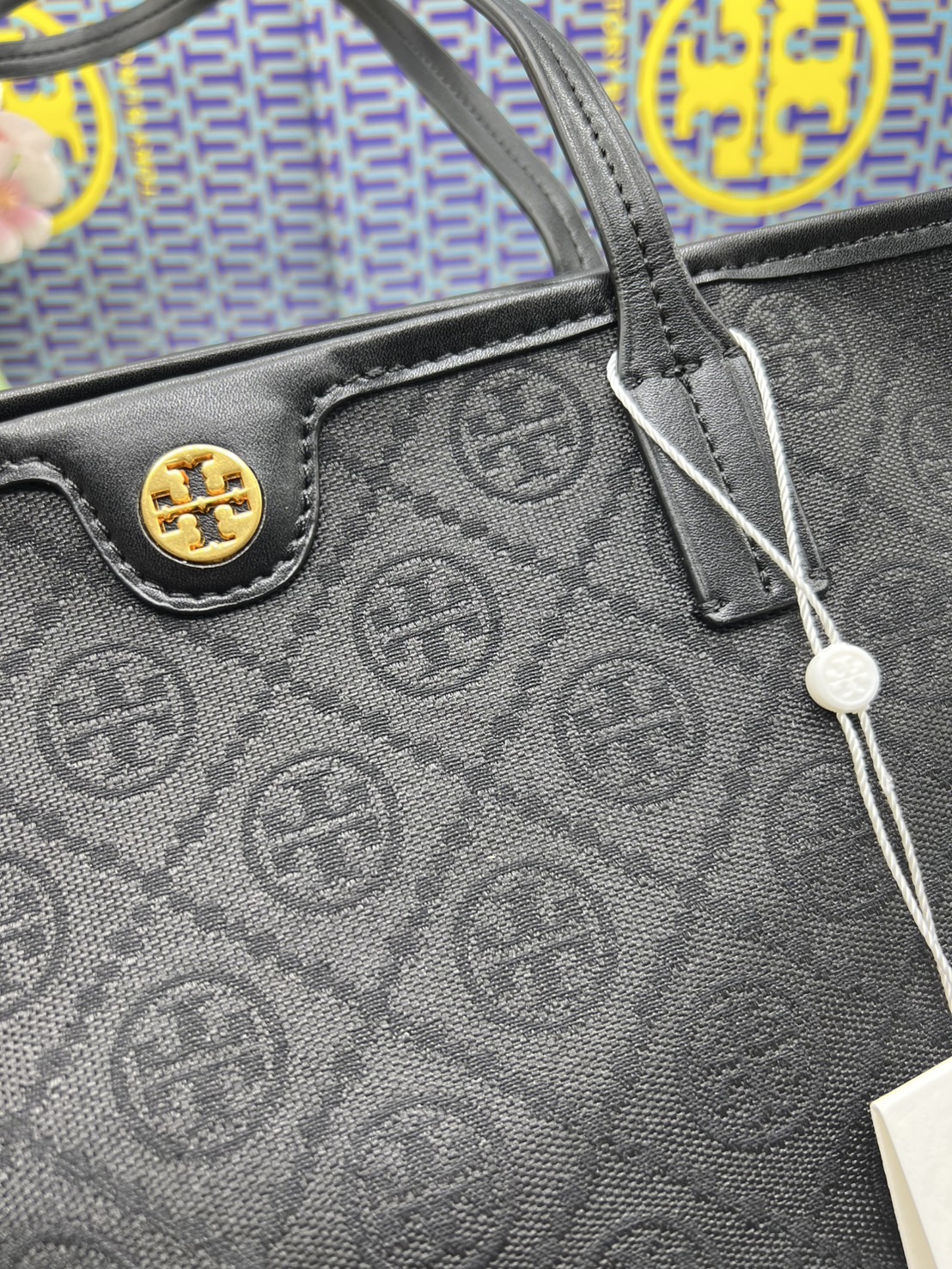 ORI หนังแท้ | Tory Burch T Monogram zip tote bag กระเป๋าทรงโท้ทใบใหญ่ทรงกว้างพร้อมใบเล็กเข้าเซ็ท งานผ้าแจ็คการ์ดตัดขอบหนัง เดอะเบสท์ เซลเลอร์!!