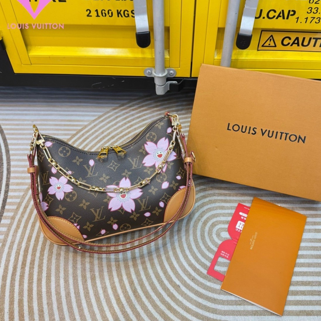 LV x TM Boulogne PM Cherry Blossom bag กระเป๋าสะพาย ดีไซน์คลาสสิครุ่นสุดปัง ปรับลุคให้มีชีวิตชีวาด้วยลายดอกไม้ซากุระเชอรี่บลอสซั่ม คอลใหม่สุดเอ็กซ์คลูซีฟ