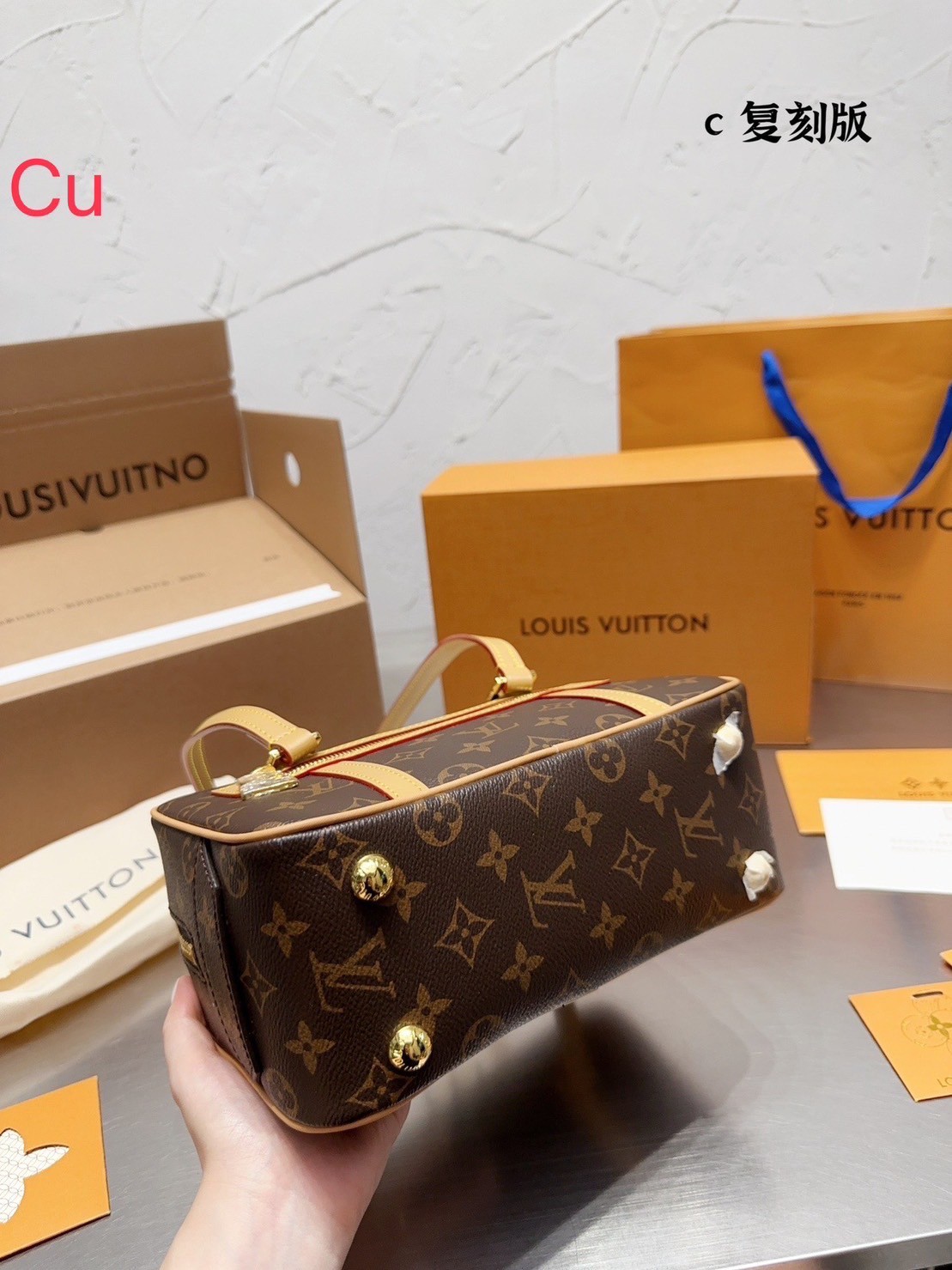 LV Cite Monogram Canvas Brown in Coated คอลเลคชั่นยอดฮิต ทรงสะดวกใช้ ดีไซน์สุดคลาสสิค ใช้ได้ทุกวัน ใบจริงน่าใช้มากๆ จัดให้ครบเซ็ท ล็อทนี้ราคาดีมาก สวยเกินราคา ตรงปก พร้อมเสิร์ฟความสวยให้ถึงบ้านไปเลยจ้า