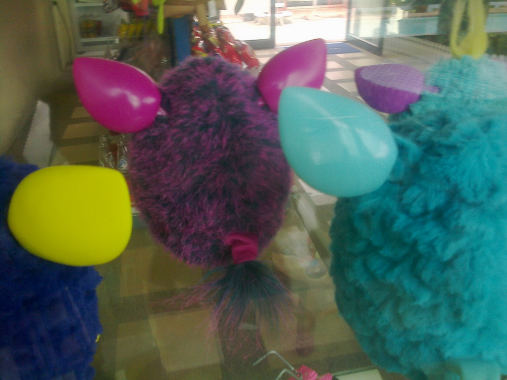 Furby (Purple) by Hasbro ของเล่นมือหนึ่งกล่องไม่สวยค่ะ