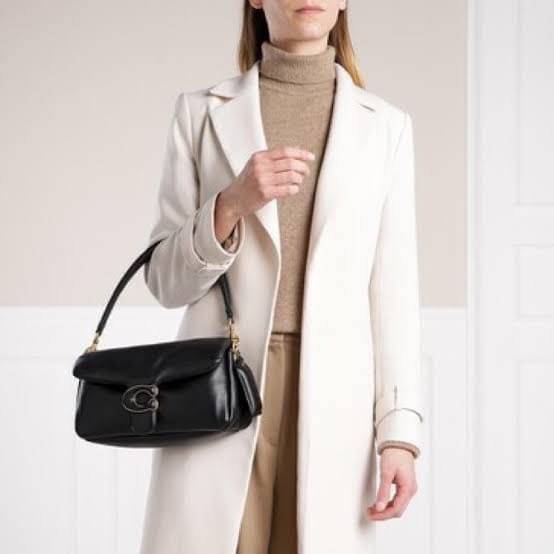 COACH PILLOW TABBY SHOULDER BAG 26 ไซส์ใหญ่ จุของได้ล้นๆ มาใหม่ขายดีที่สุด หนัง nappa หนานิ่ม นุ่มมากๆ พร้อมโลโก้รุ่นใหม่ด้วยเช่นกัน เพิ่มความหรู ดูดีเข้าไปอีกค่ะ