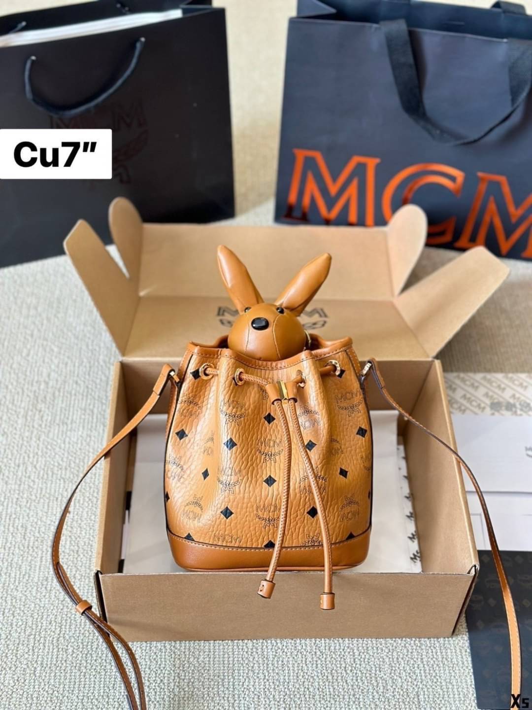 ORI | M.C.M Zoo Rabbit Visetos Cognac Brown กระเป๋ารูดทรงขนมจีบพร้อมตุ๊กตากระต่าย คอลเลคชั่นซูมาใหม่