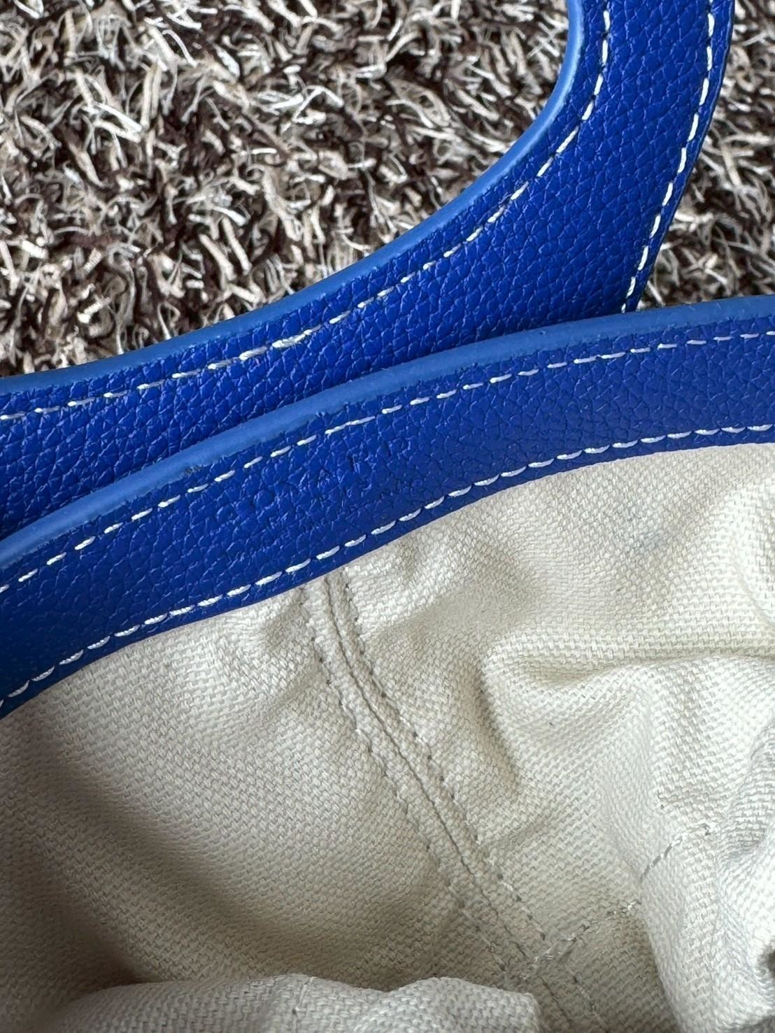 Goyard Beluga Mini Bag กระเป๋าสะพายทรงบัคเก็ต หูจับในตัว ภายในเป็นเชือกรูด น่ารักเกินต้าน เหมาะมากกับสาวๆสายแต่งตัวน่ารัก ขนาดกำลังพอดีไม่เล็กไม่ใหญ่เกินไป ควรมีมากค่า