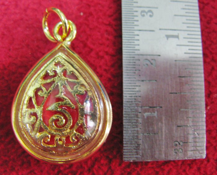 จี้พระประจำวันเกิดวันพฤหัส ปางสมาธิ พื้นสีส้มองค์ใหญ่ทรงหยดน้ำ ล้อมเพชรเลี่ยมทองไมครอนค่ะ