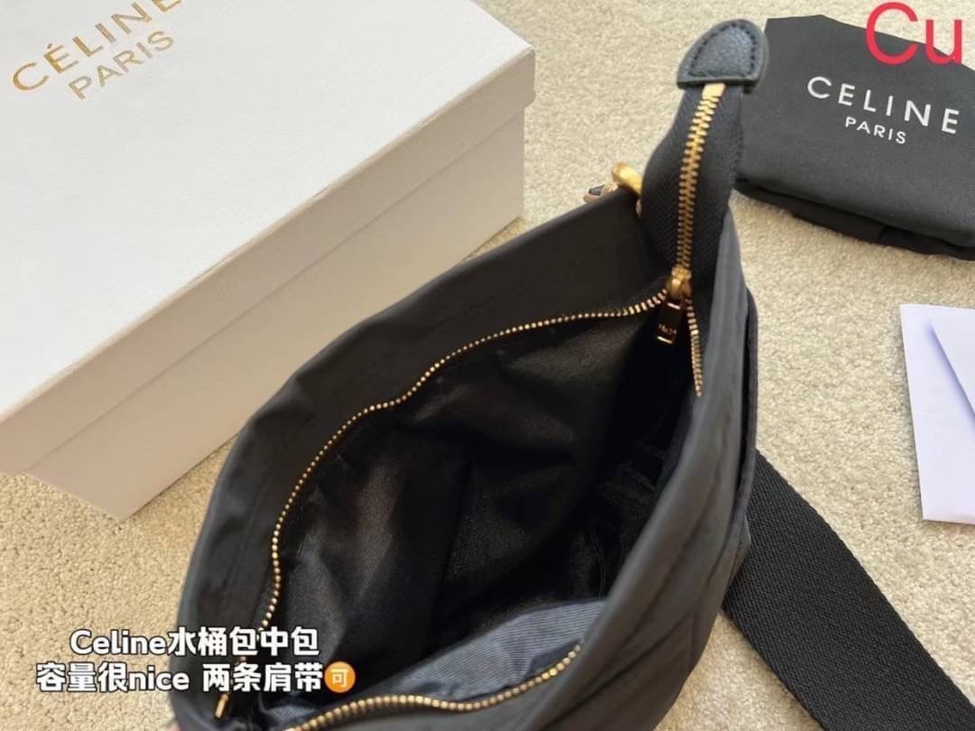 CELINE SANGLE SMALL BUCKET BAG กระเป๋าสะพายทรงบัคเก็ต หนังซอฟอย่างดี น่าใช้มากๆ