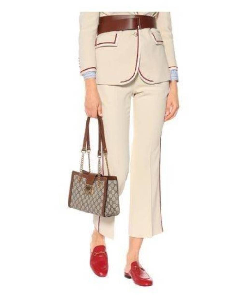 GUCCI padlock shoulder bag กระเป๋าสะพายไหล่ สวยผู้ดี ทรงดี ใช้งานง่าย วัสดุหนังแคนวาส ปากกระเป๋ามีแถบหนังคาดและอะไหล่กดล็อค โดดเด่นและเพิ่มความหรู