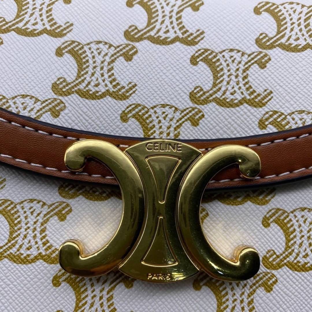 CELINE Mini besace triomphe in shiny top handle กระเป๋าสะพายคาดลำตัวพร้อมหูจับถนัดมือ ได้รับความนิยมอย่างมาก ด้วยรูปร่างทรงโค้งมนมีความคลาสสิกตามแบบฉบับแบรนด์