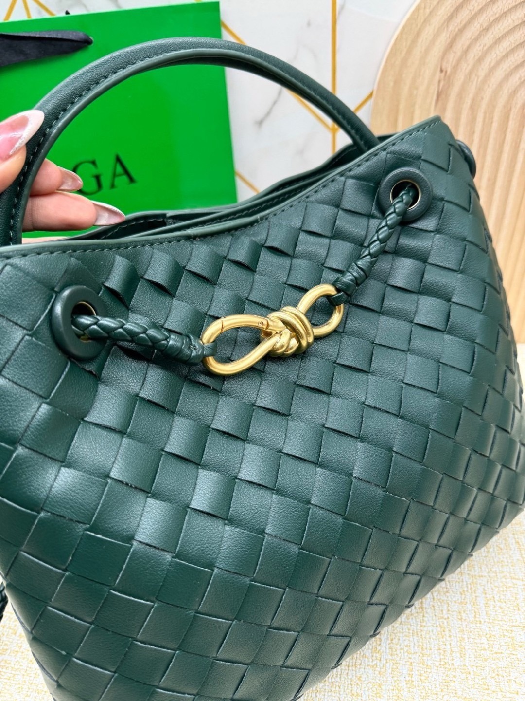 BOTTEGA Small Andiamo Top handle bag 28cm / BOTTEGA Tote Bag กระเป๋าสะพายดีไซส์สาน วัสดุเดนิมคอตตอนรุ่นใหม่ สวยงามเป็นเอกลักษณ์ เกรดออริ 1:1 ใช้งานต่างประเทศได้