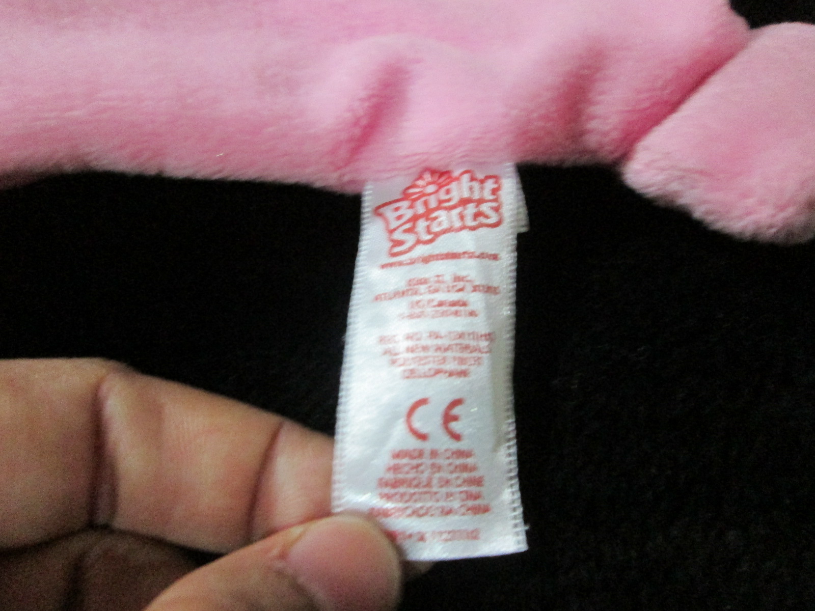 Bright Starts Cuddly Carrier Pal Toy, Pretty in Pink ของเล่นผ้าเสริมพัฒนาการมือสอง