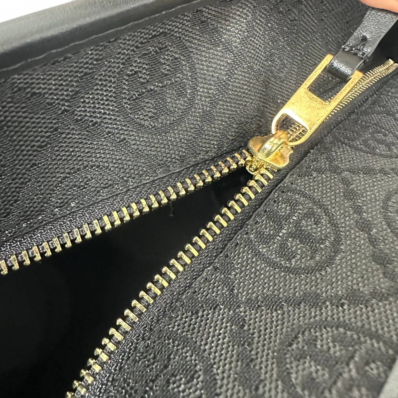 TORY BURCH T MONOGRAM SMALL ZIP TOTE (ใบเล็ก) กระเป๋าทรงโท้ทพร้อมกระเป๋าใบเล็ก วัสดุผ้าแจ็คการ์ดตัดขอบหนัง