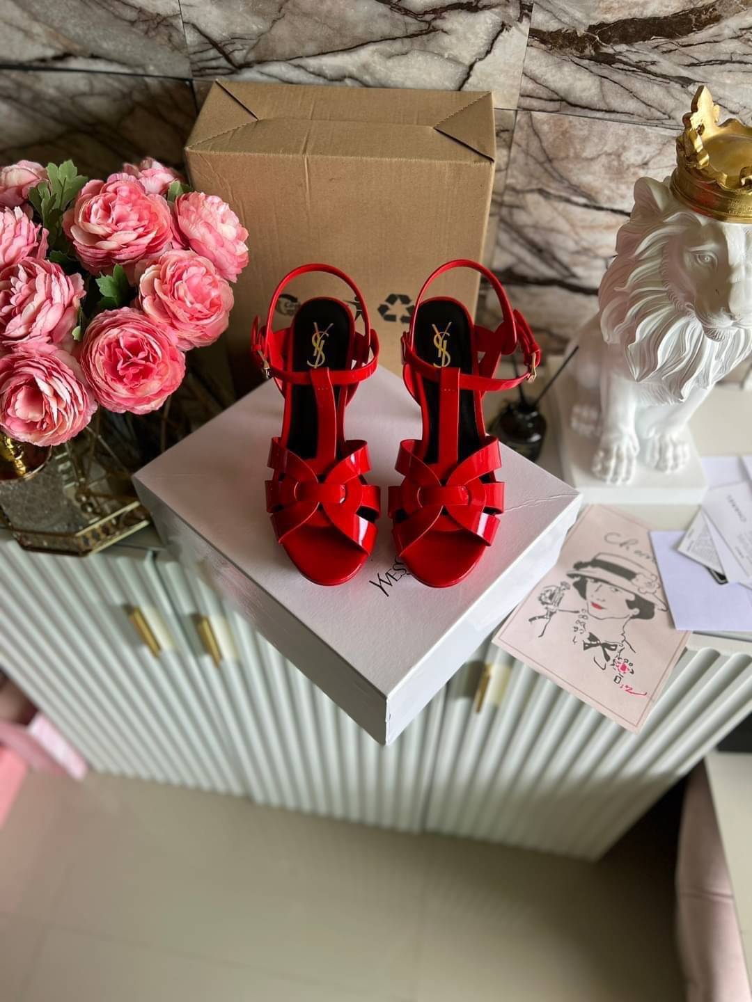 YSL TRIBUTE HEEL / SAINT LAURENT TRIBUTE HEEL / YSL HIGH HEEL เกรดออริจินอล รองเท้าส้นสูงแบรนด์หรู ที่สาวๆ ทุกคนควรมี ไว้ออกงานหรือใส่ทำงานได้ คู่นี้คือปังได้ตลอดกาล เพิ่มความสูงเพรียว สวยหรูมากค่ะ