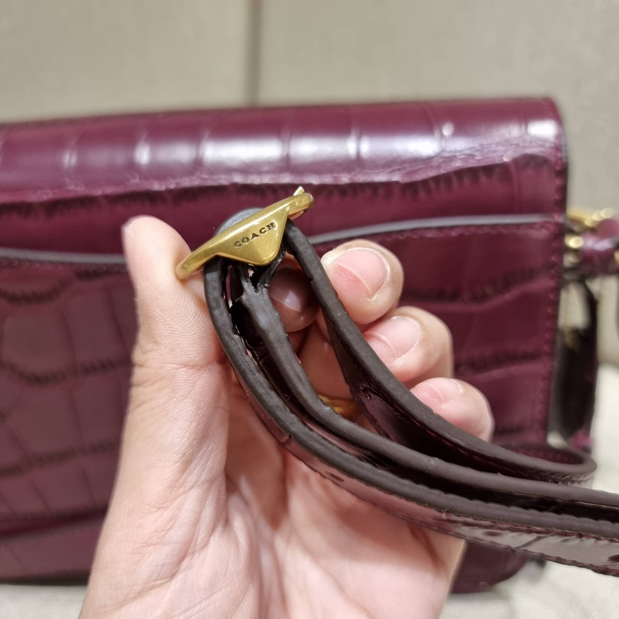 OUTLET 】COACH STUDIO SHOULDER BAG IN SIGNATURE CANVAS (C6639 C6640) สีใหม่รับความเฮง กับคอลเลคชั่นใหม่สุดอีกหนึ่ง!! มาแบบเลิศๆหรูๆมากแม่ กระเป๋าสะพายข้างลุคไฮน์ ที่ดีไซน์ออกมาได้ปัง และดูแพงมากๆ ด้วยดีเทลคลาสสิคผสานความเป็นเอกลักษณ์ เรียบง่ายแต่แฝงความมีด