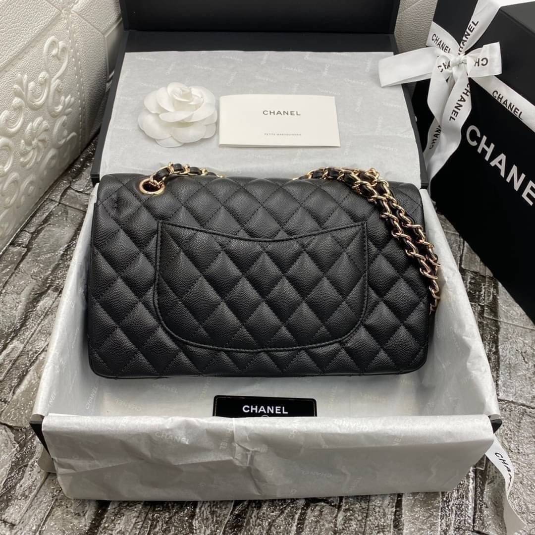 หนังแท้ CHANEL Classic Caviar 25cm กระเป๋าสะพายคลาสสิก หนังแกะและโลหะสีทอง ภาพสินค้าถ่ายจากงานขายจริง ใช้งานต่างประเทศได้