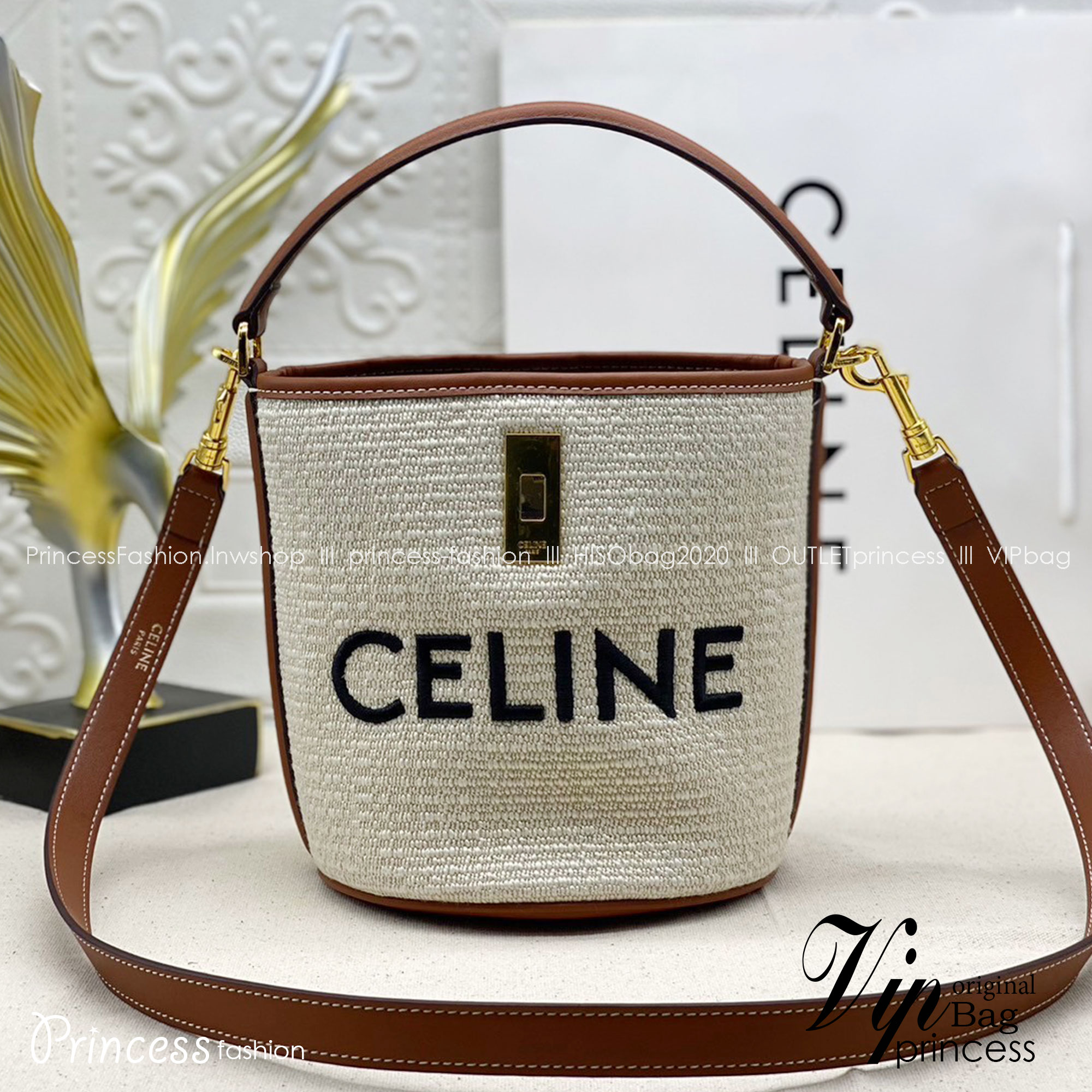 CELINE BUCKET 16 BAG วัสดุ Textile Canvas & CalfSkin ดีไซน์ทรง Bucket ขนาดเล็กน่ารักกำลังดี เนื้อหนาแข็งแรง ภายในกว้าง มาพร้อมหูหิ้วหนังและสายสะพายหนังยาวอะไหล่แบรนด์สีทองสุดหรู