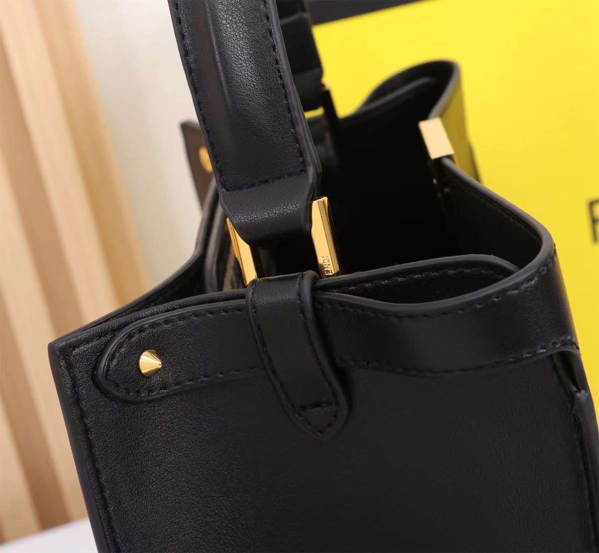 พร้อมส่ง 3 สี FENDI Peekaboo X-Lite Medium กระเป๋าสะพาย 🧡 เกรดออริจินอล 1:1 สลับแท้