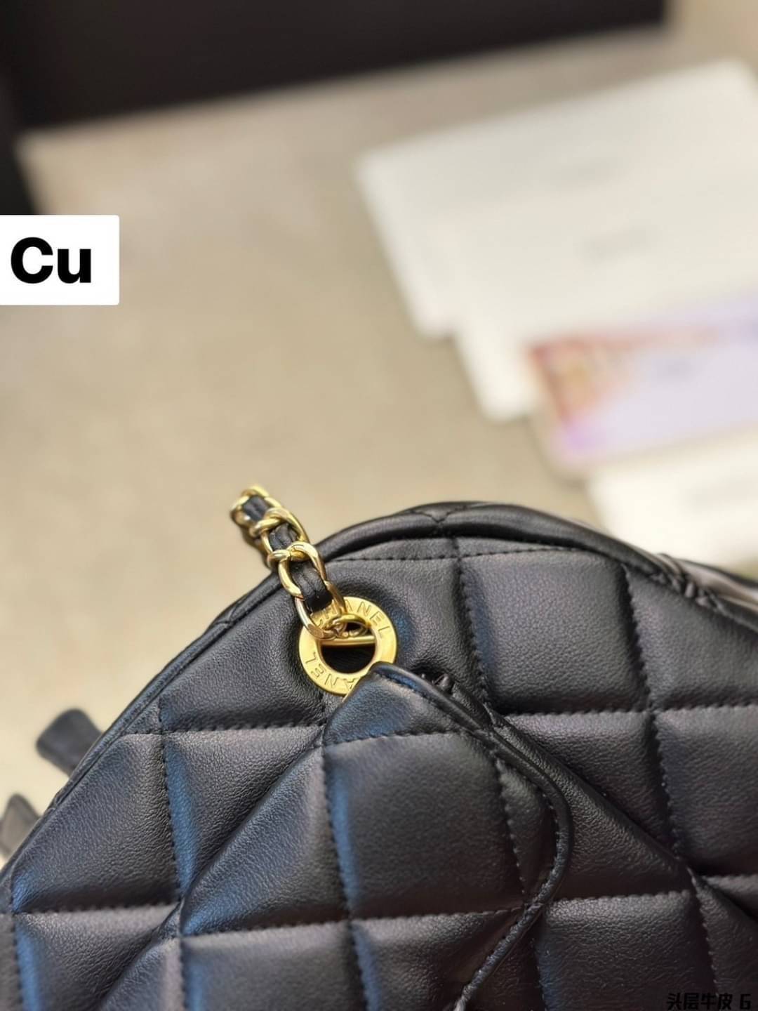 CHANEL 24A Bowling Bag กระเป๋าสะพายทรงโบลิ่ง รุ่นท็อปฮิต งานหนังเรียบ อะไหล่สีทองสวยหรู ขนาดกำลังสวย รูปทรงคลาสสิคใช้งานได้สะดวก