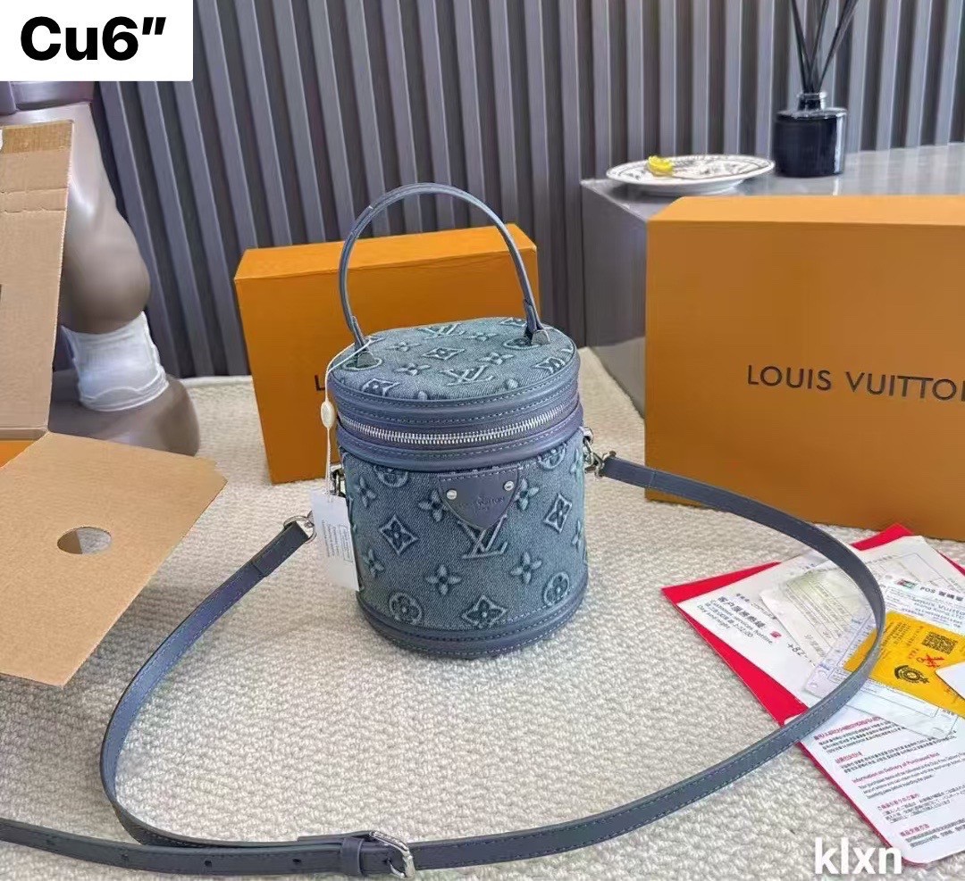 LV Cannes Monogram Denim Bag กระเป๋าสะพายทรงถังเดนิมซีดสไตล์วินเทจ ปั้มนูนโลโก้ลายโมโนแกรม ไอเท็มหรูหราย้อนยุค ผสมผสานความทันสมัย ในรูปแบบกระเป๋าทรง cylinder ที่ไม่เหมือนใคร สุดฮอต ตัวแม่ทุกคนต้องมี สวยคลาสสิคมากๆ