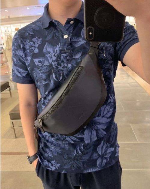 หนุ่มหล่อ//สาวหล่อ ทางนี้จ้าา สวยไม่แพ้คาดอกรุ่นอื่นๆเลยค่าา! COACH WARREN BELT BAG ใบใหญ่คะ! ((79149)) พร้อมส่ง นานๆทีจะมีสีนี้เข้ามาค่ะ! กระเป๋าคาดอกด้านหน้า//คาดไปทางด้านหลัง//หรือคาดเอวได้ ตามแต่ความถนัดได้เลยนะคะ หนังแท้ นิ่มสวย มีช่องซิปหลักให้2ช่อง