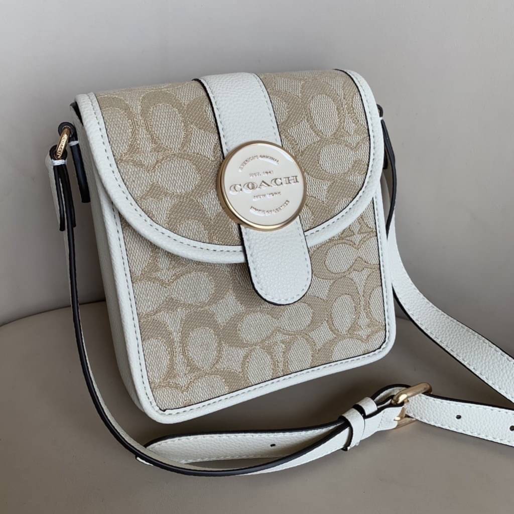 COACH North/South Lonnie Crossbody In Signature Jacquard C8321 ภาพสินค้าถ่ายจากงานขายจริง ใช้งานต่างประเทศได้
