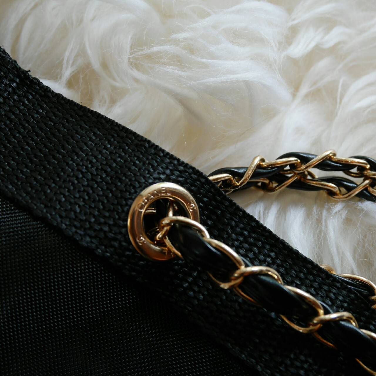 SET คู่สุดคุ้มมม ---- ซื้อ1ได้ถึง2 !!! ---- Chanel Shopping Ribbin bag With Chain With + Cosmetic Pouch กระเป๋าสะพายใบใหญ่ทรง Shopping พร้อมกระเป๋าใส่เครื่องสำอางค์ ใบเล็ก จากงานพรีเมี่ยมกิ้ฟของแท้นำเข้าจาก Chanel Perfume Counter ใบใหญ่วัสดุ Nylon โปร่ง *