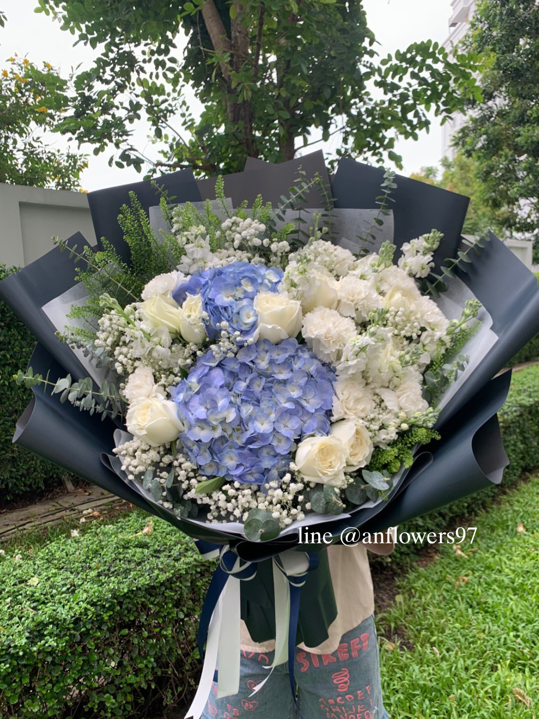 ช่อดอกไม้ ช่อไฮเดรนเยียสีฟ้า