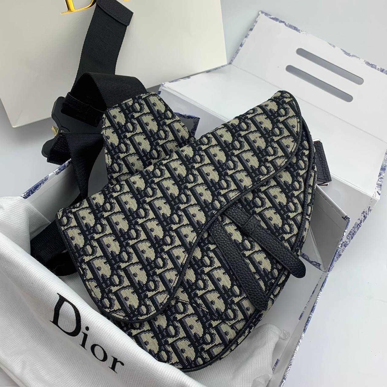 CHRISTIAN DIOR SADDLE BAG Beige and Black Dior Oblique Jacquard